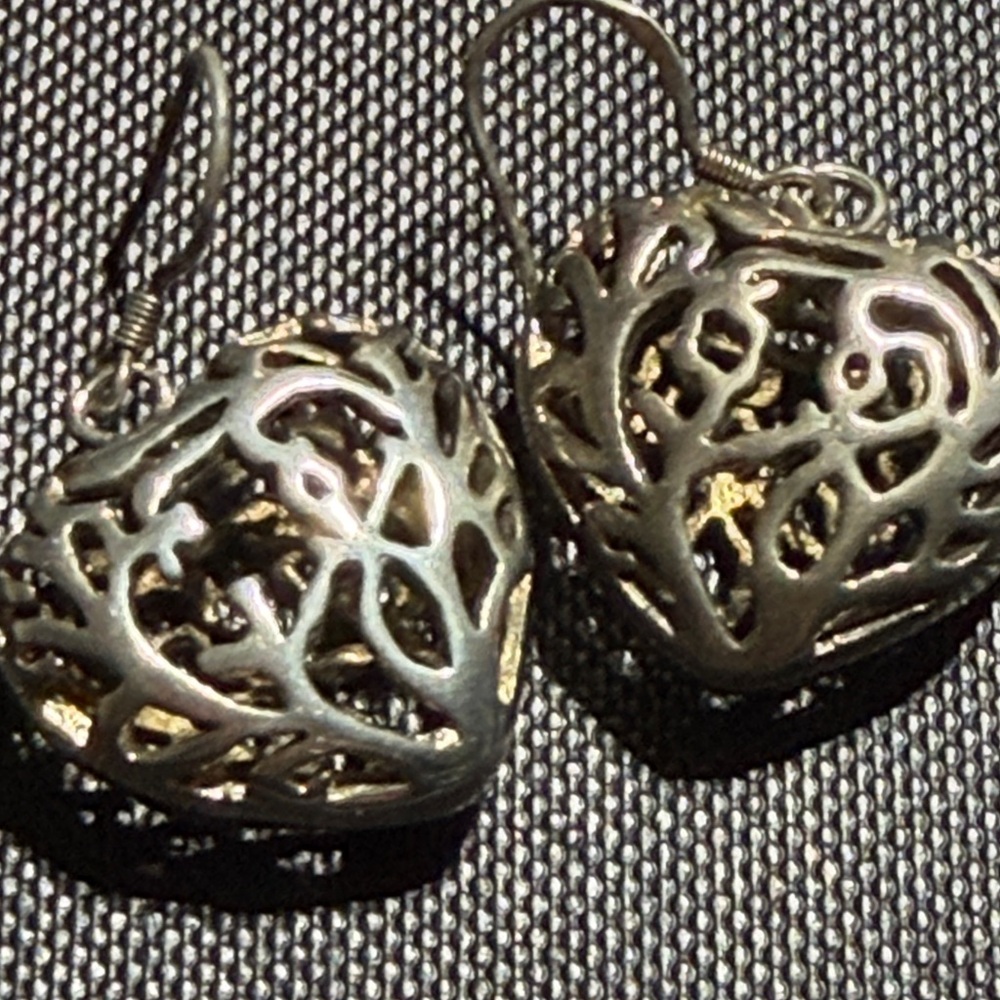 Elegant Vintage Sterling Heart-Shaped Filigree Earrings (2)